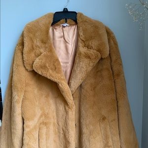 NWOT Plus size faux fur coat from time and tru. 3X
